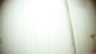 商場女廁全景近距離後拍 多位美女少婦 各種極品肥鮑魚-09