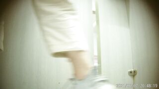 商場女廁全景近距離後拍 多位美女少婦 各種極品肥鮑魚-06