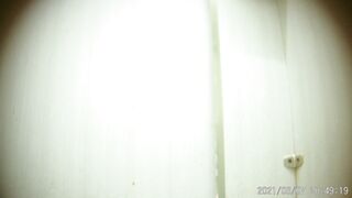 商場女廁全景近距離後拍 多位美女少婦 各種極品肥鮑魚-06
