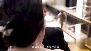 長腿美女飢渴難奈 主動勾引壯男