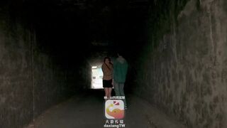 變態巴士系列DX-009 巧遇青梅竹馬 不可濕液 嫩逼女神-金寶娜