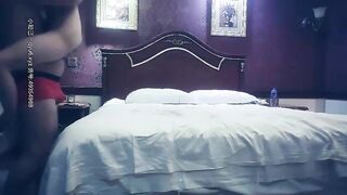 【趙總尋花】腰很軟眼鏡外圍少婦，輕鬆一字馬抱著向後下腰，特寫口交活不錯，抱起來操最後口爆