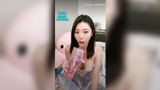 台灣網紅SWAG下海【lolabb】浴室抽插噴水3