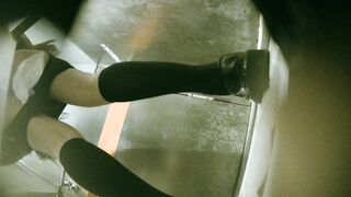 【廁拍】夜場KTV 全景後拍絲襪高跟美女大屁股 -13
