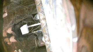 【廁拍】夜場KTV 全景後拍絲襪高跟美女大屁股 -21