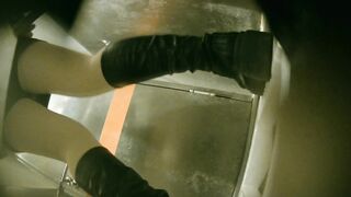 【廁拍】夜場KTV 全景後拍絲襪高跟美女大屁股 -14