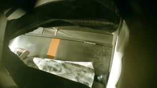 【廁拍】夜場KTV 全景後拍絲襪高跟美女大屁股 -16