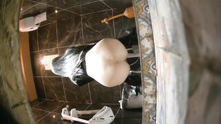 【廁拍】夜場KTV 全景後拍絲襪高跟美女大屁股 -24