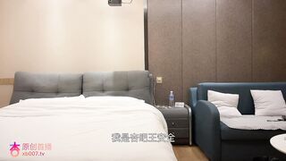 探花大神王安全-約炮身材苗條溫柔型的美女，胸部圓潤，下面毛毛很少非常嫩，幹到後面偷偷把套子拿了干，把她幹得要跑路了