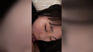20歲女大學生，完美露臉，床上的小淫娃，叫的讓人受不了