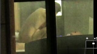 【五星級酒店窗外偷拍】中年騷婦上位騎乘很有節奏感2