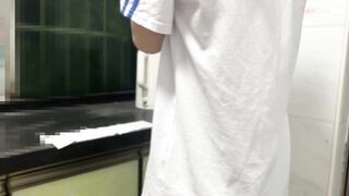 台灣小m8-sexbaobao 正在打電話，並在通話過程中做愛