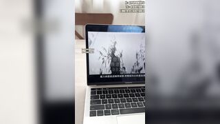 阿黑顏「Pupu噗噗」Pupuwaifu《我的網黃表妹》暑假來表哥家寄宿，無意間網黃身份被表哥發現了，為了不讓他說出去1