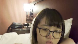 台灣風流財子酒店大戰美女大學生 臉很臭的大學妹子！
