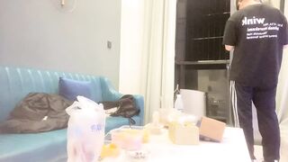 瘦猴先生探花 短發嬰兒肥良家妹 趴在陽台撩裙摸穴 翹起屁股拍打 吃藥加持還是射太快